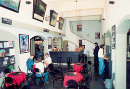 Cineclube El&eacute;trico - Bar/Sala de Espera, acervo Felipe Macedo (clique na foto para ampliar)
